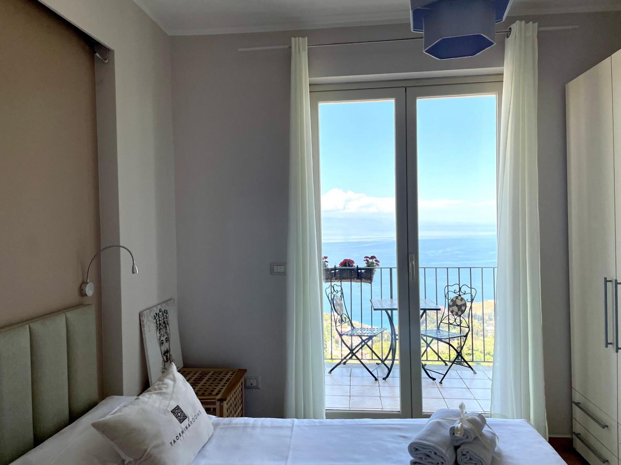 Taormina Rooms Luxury Panoramic Apartments *